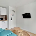 Cosy And Bright Flat Menilmontant